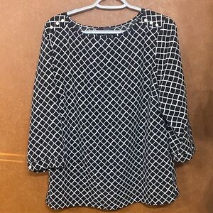 The Limited Black and White Diamond Pattern Blouse